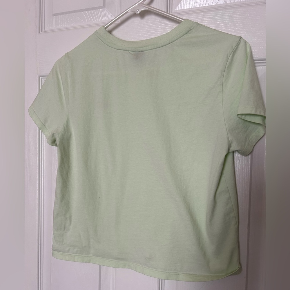 Woman’s basic tshirt - Picture 2 of 3